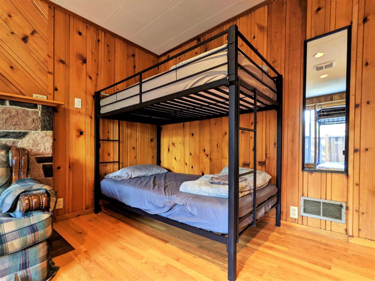 Bunk & Brew Historic Lucas House - Hostel Bend Esterno foto