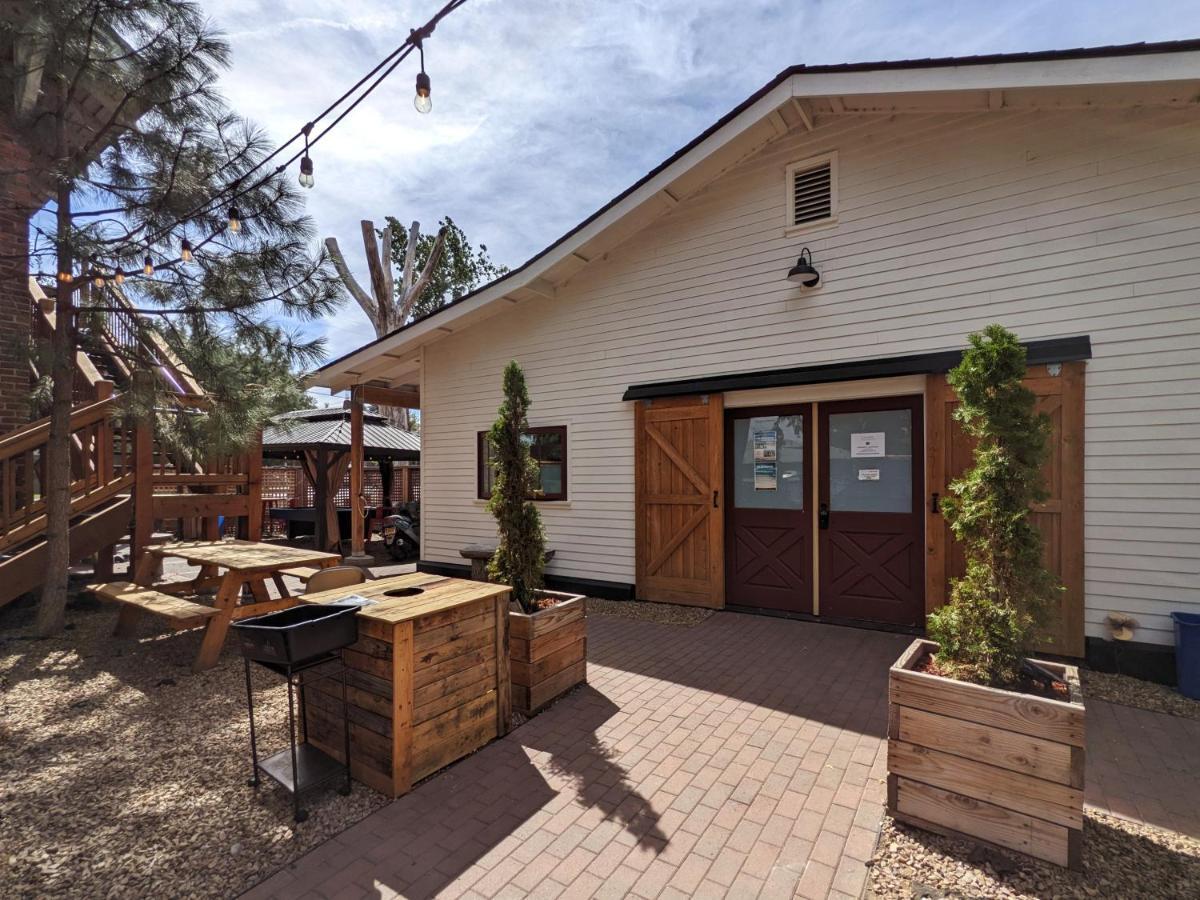 Bunk & Brew Historic Lucas House - Hostel Bend Esterno foto
