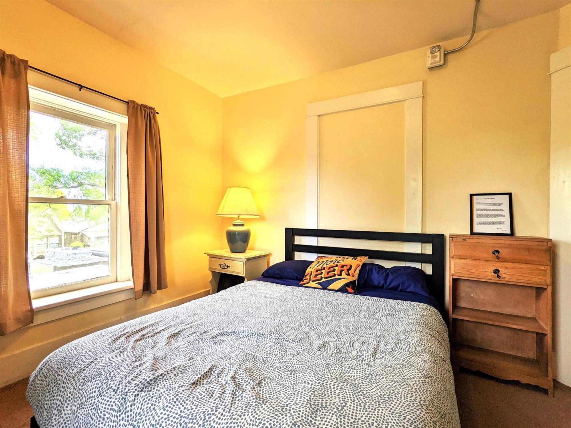 Bunk & Brew Historic Lucas House - Hostel Bend Esterno foto