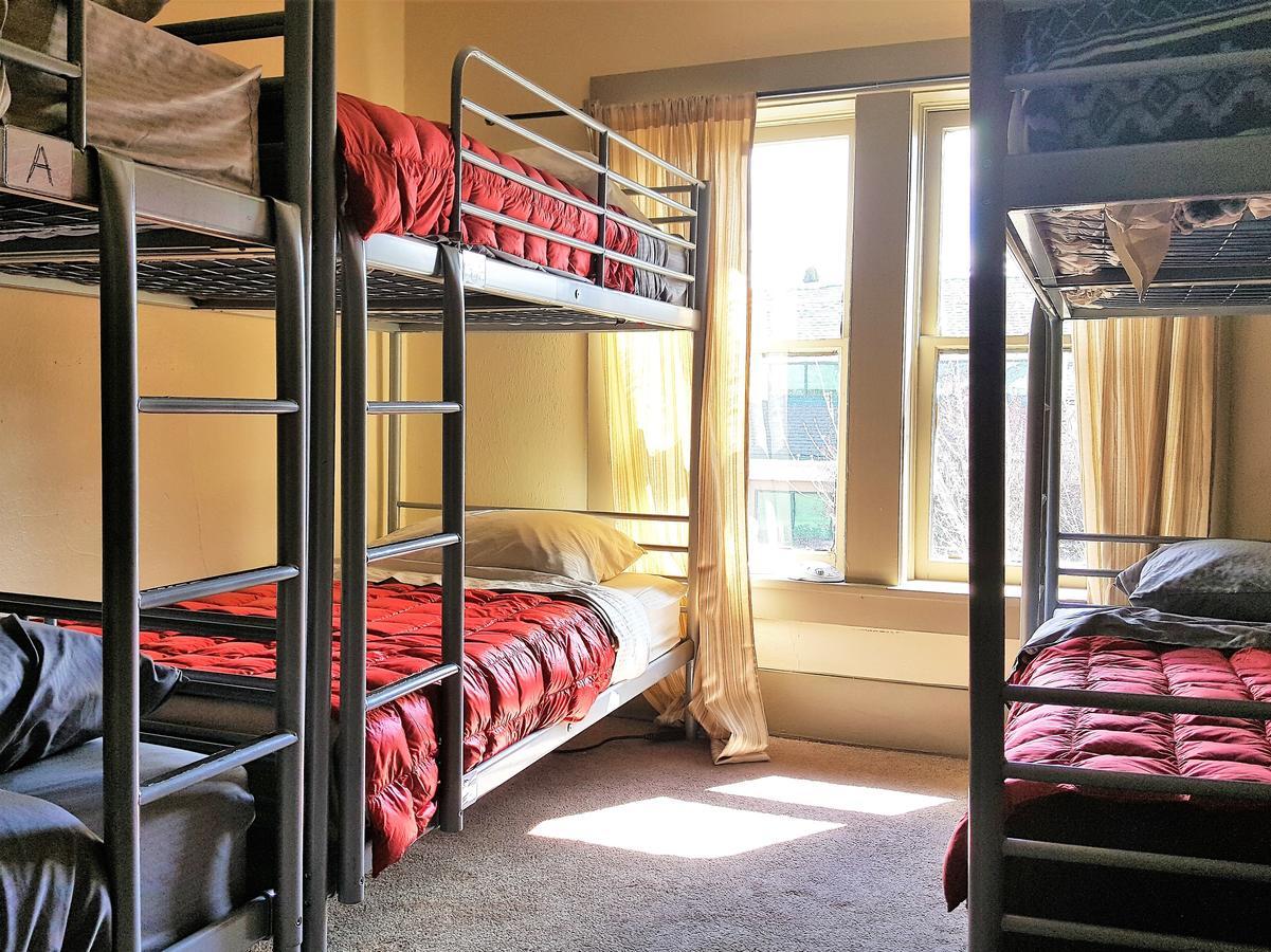 Bunk & Brew Historic Lucas House - Hostel Bend Esterno foto